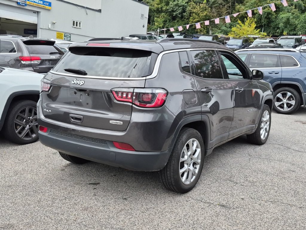 Used 2023 Jeep Compass Latitude w/ Sun and Sound Group AWD/4WD image 4