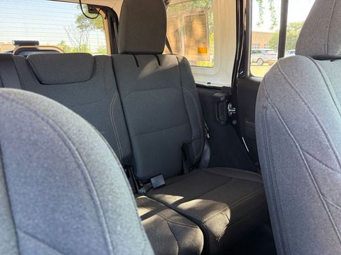 Used 2025 Jeep Wrangler Unlimited Sport AWD/4WD image 37