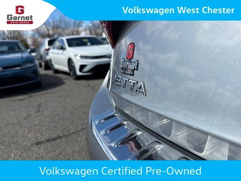 Certified 2023 Volkswagen Jetta SE FWD image 39