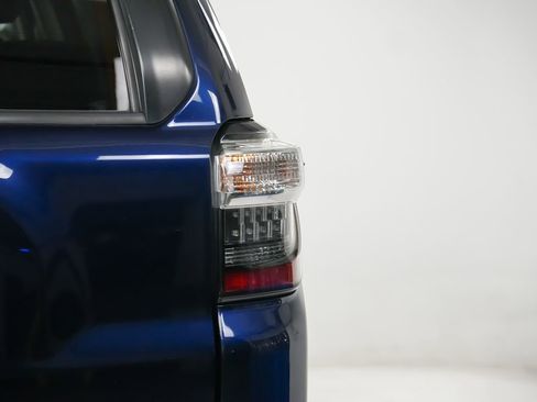 Used 2020 Toyota 4Runner Limited image 12