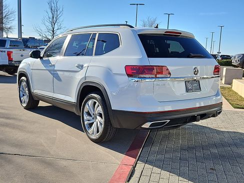 Certified 2023 Volkswagen Atlas SE image 2