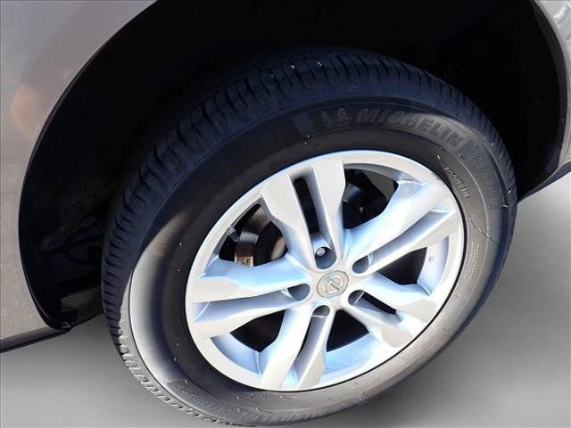 Used 2015 Nissan Rogue S w/ Convenience Package FWD image 7