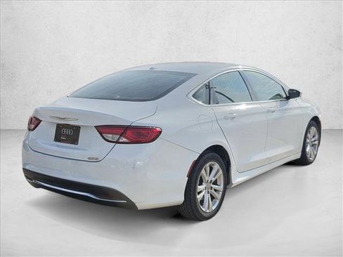 Used 2015 Chrysler 200 Limited w/ Convenience Group image 2