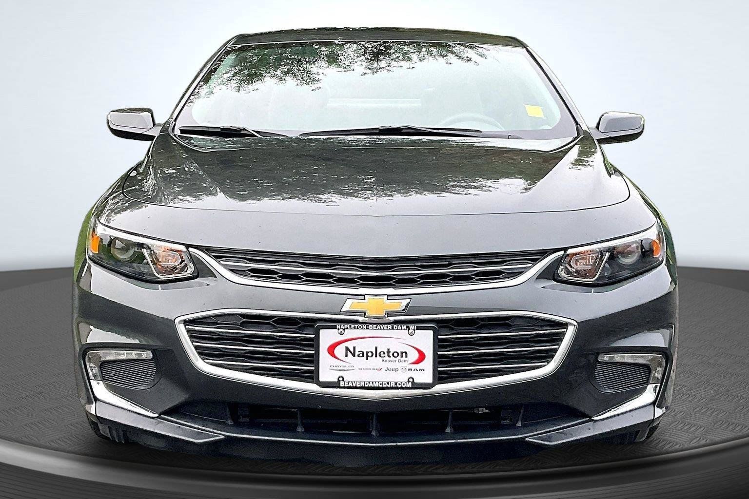 Used 2017 Chevrolet Malibu LT FWD image 3