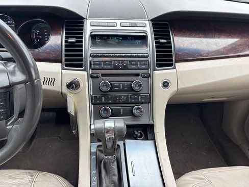 Used 2011 Ford Taurus Limited FWD image 5