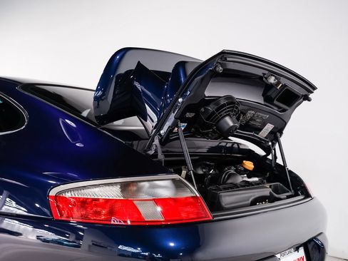 Used 2004 Porsche 911 GT3 RWD image 41