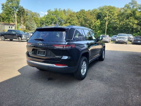 Used 2023 Jeep Grand Cherokee Laredo image 6