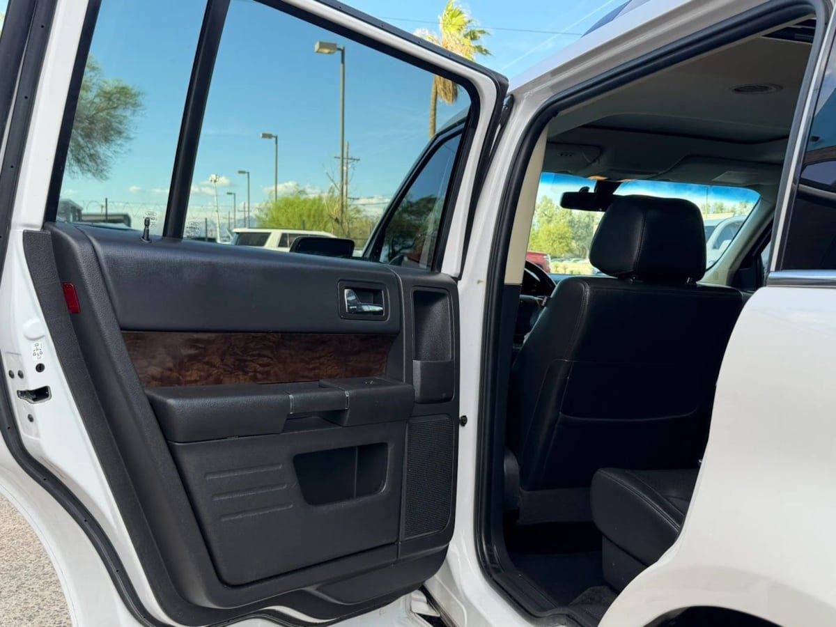 Used 2018 Ford Flex Limited w/ Equipment Group 303A AWD/4WD image 38