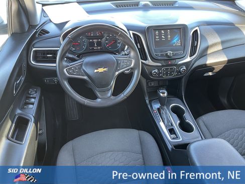 Used 2018 Chevrolet Equinox LT image 2