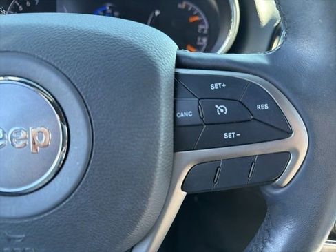 Used 2021 Jeep Grand Cherokee Limited w/ Luxury Group II image 12