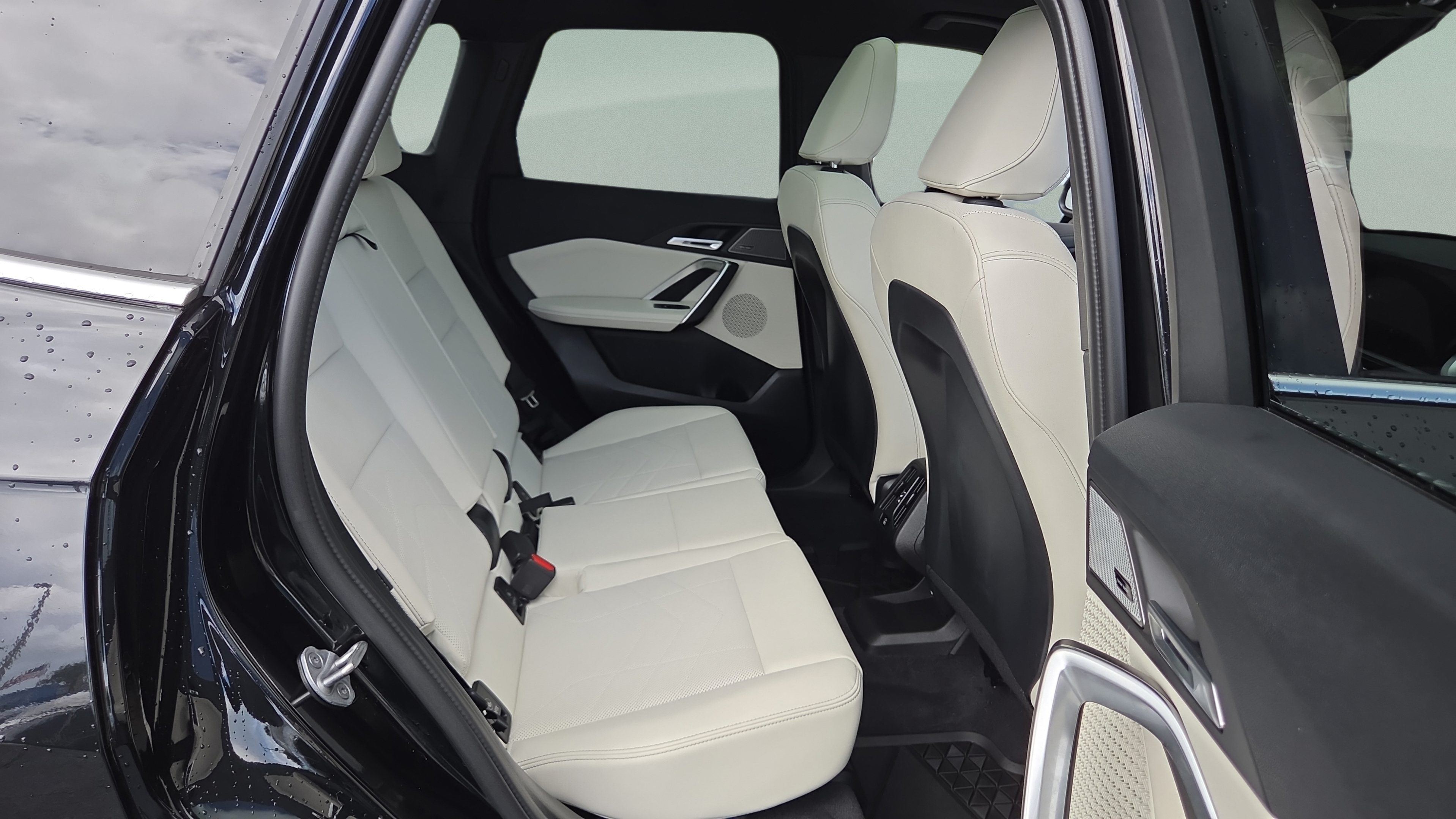 Certified 2026 BMW X1 xDrive28i w/ Convenience Package AWD/4WD image 15