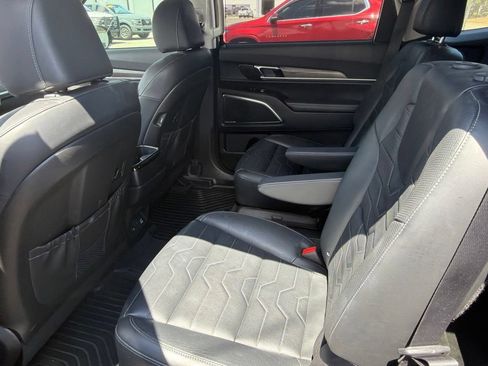 Used 2022 Kia Telluride SX w/ SX Prestige Package AWD/4WD image 15