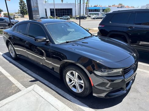 Used 2022 Dodge Charger SXT RWD image 6
