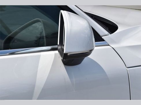 Certified 2025 Volvo XC40 B5 Ultra w/ Protection Package Premier image 34