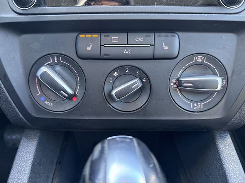 Used 2017 Volkswagen Jetta SE image 18