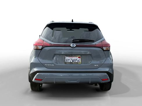 Used 2021 Nissan Kicks SR w/ SR Premium Package image 4