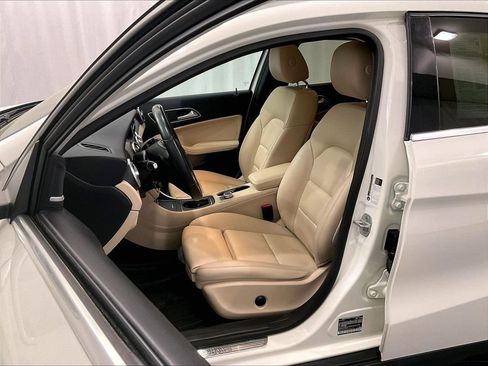 Used 2017 Mercedes-Benz GLA 250 4MATIC image 10