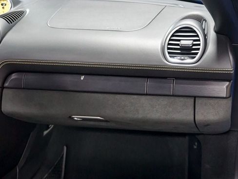 Used 2023 Porsche 718 Boxster Spyder RWD image 35