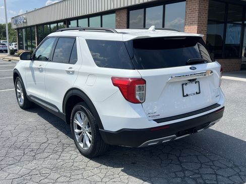 Used 2023 Ford Explorer XLT w/ Equipment Group 202A AWD/4WD image 9