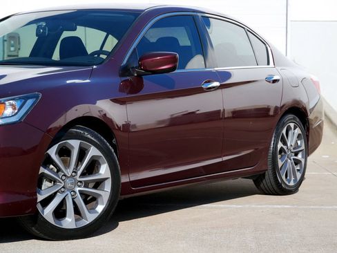 Used 2015 Honda Accord Sport image 24