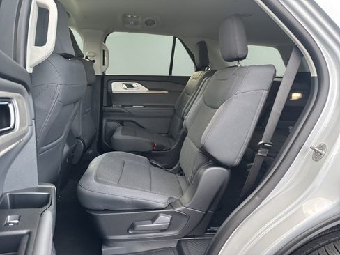Used 2026 Ford Explorer Active AWD/4WD image 17