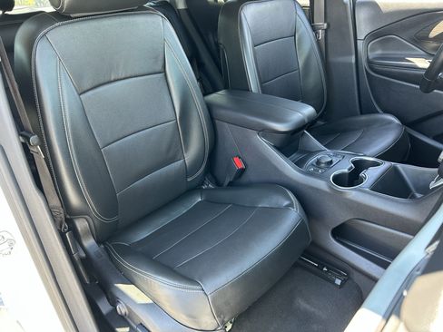 Used 2024 GMC Terrain SLT AWD/4WD image 8