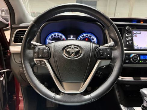 Used 2015 Toyota Highlander XLE AWD/4WD image 13