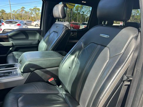 Used 2017 Ford F150 Platinum w/ Equipment Group 701A Luxury image 9