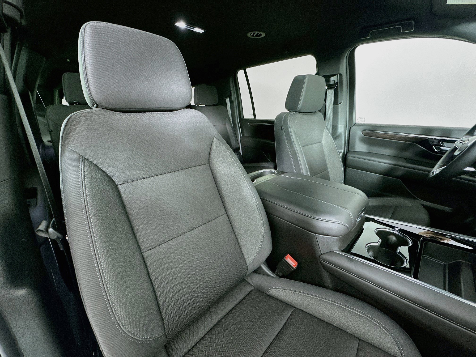 Used 2026 Chevrolet Suburban LS w/ LS Custom Edition AWD/4WD image 28