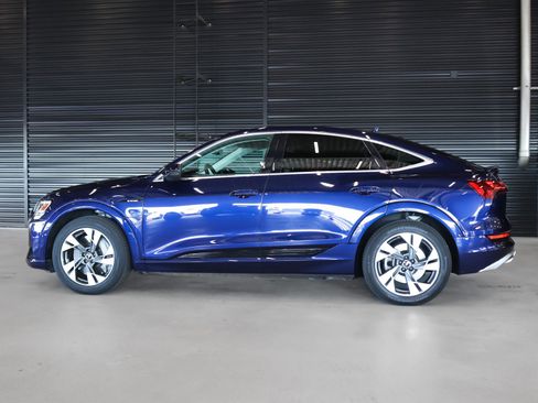 Used 2022 Audi e-tron Premium image 14