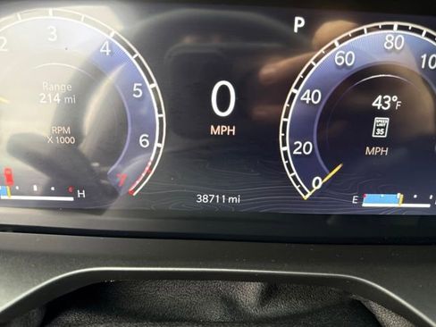 Used 2023 Jeep Grand Cherokee Overland w/ Luxury Tech Group IV image 20