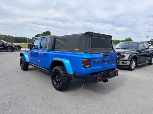 Used 2021 Jeep Gladiator Sport image 3