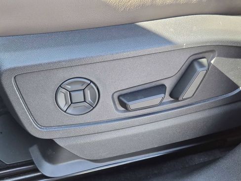 Certified 2025 Audi Q5 Premium Plus w/ Premium Plus image 16