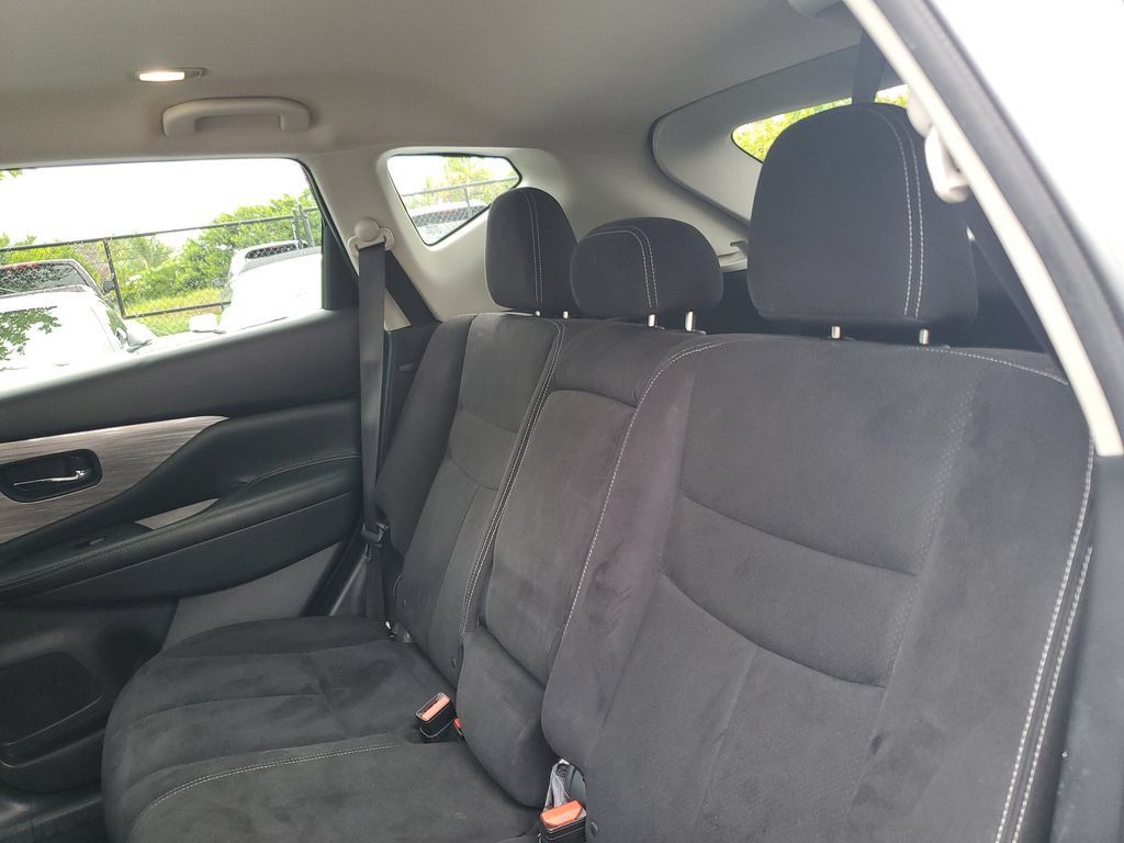 Used 2017 Nissan Murano SV FWD image 14