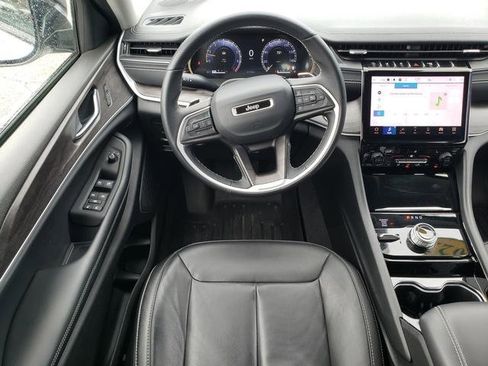 Used 2022 Jeep Grand Cherokee Limited image 19