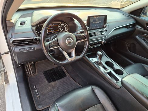 Used 2020 Nissan Altima 2.5 SR FWD image 16