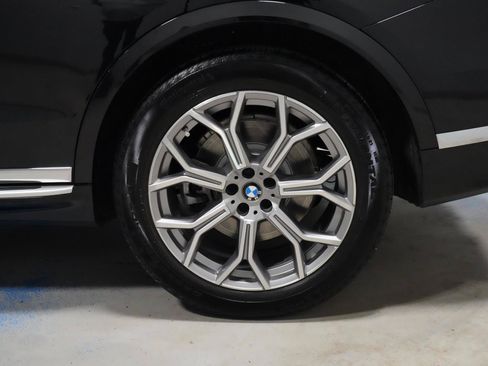Used 2023 BMW X7 xDrive40i w/ Premium Package AWD/4WD image 42