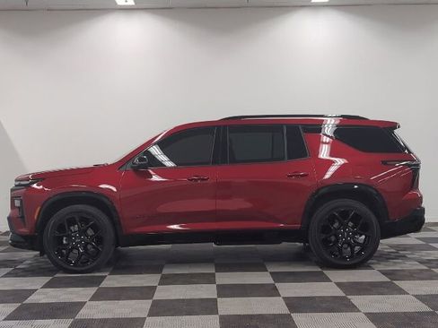 Used 2025 Chevrolet Traverse RS AWD/4WD image 4