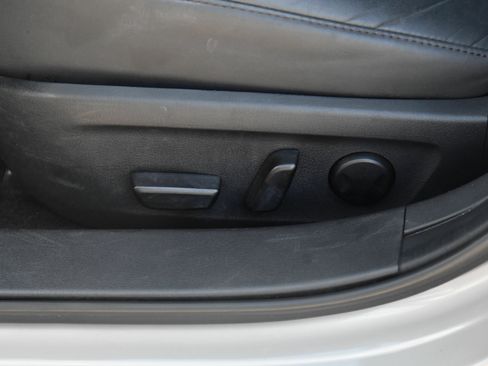 Used 2024 MAZDA MAZDA3 s FWD image 17