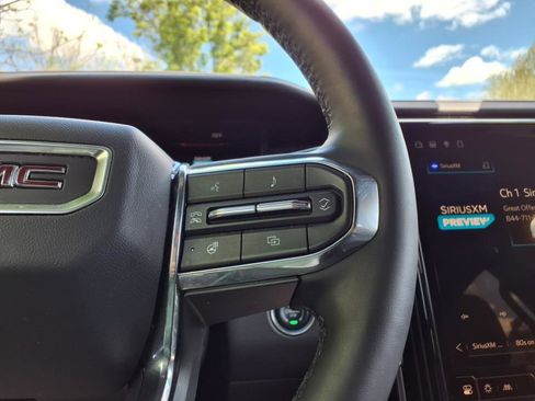 Used 2024 GMC Acadia Elevation image 14