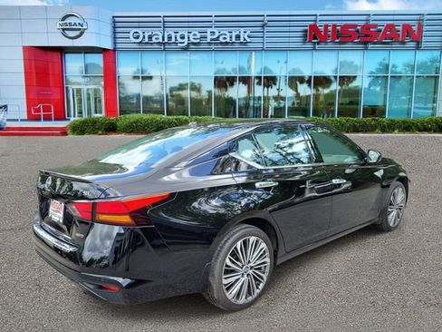 Used 2023 Nissan Altima 2.5 SL AWD/4WD image 2