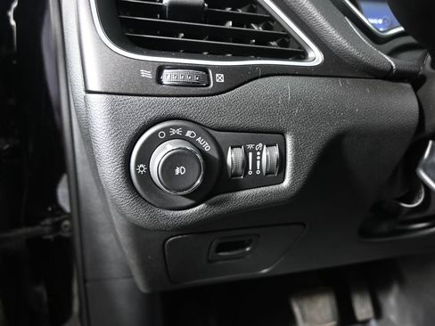 Used 2019 Jeep Cherokee Trailhawk w/ Cold Weather Group AWD/4WD image 23