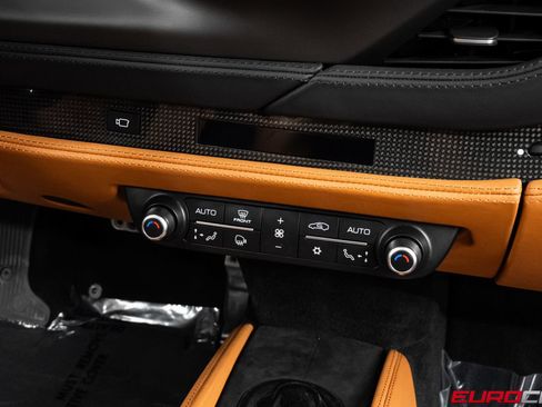 Used 2021 Ferrari F8 Tributo RWD image 33