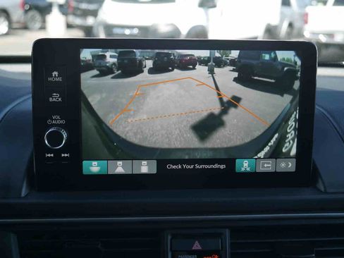 Used 2025 Honda Pilot Touring image 32