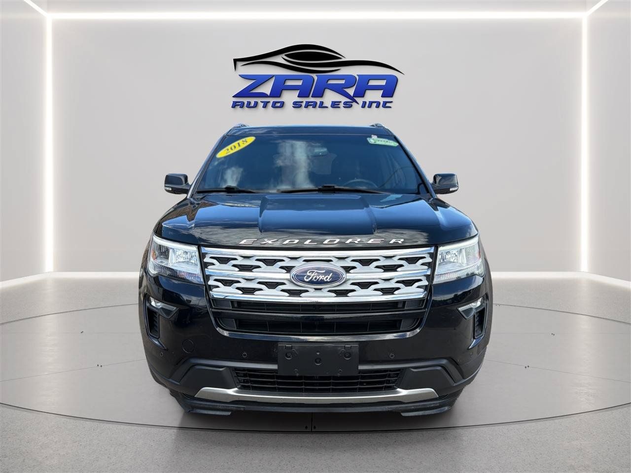 Used 2018 Ford Explorer XLT w/ Equipment Group 202A AWD/4WD image 2