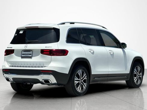 New 2025 Mercedes-Benz GLB 250 4MATIC image 5