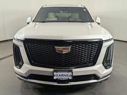 Used 2025 Cadillac Escalade Sport image 3