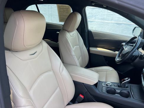 Used 2025 Cadillac XT4 Premium Luxury FWD image 23