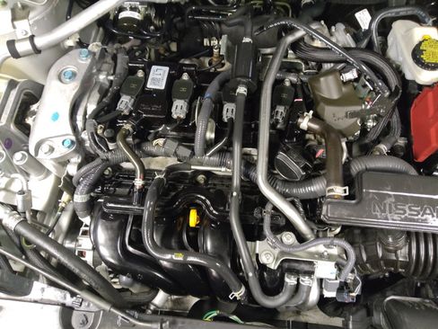 Used 2021 Nissan Sentra SV FWD image 30