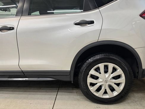Used 2019 Nissan Rogue S AWD/4WD image 6